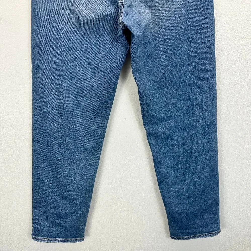 American Eagle Mom Straight Jeans Light distressing Size 4